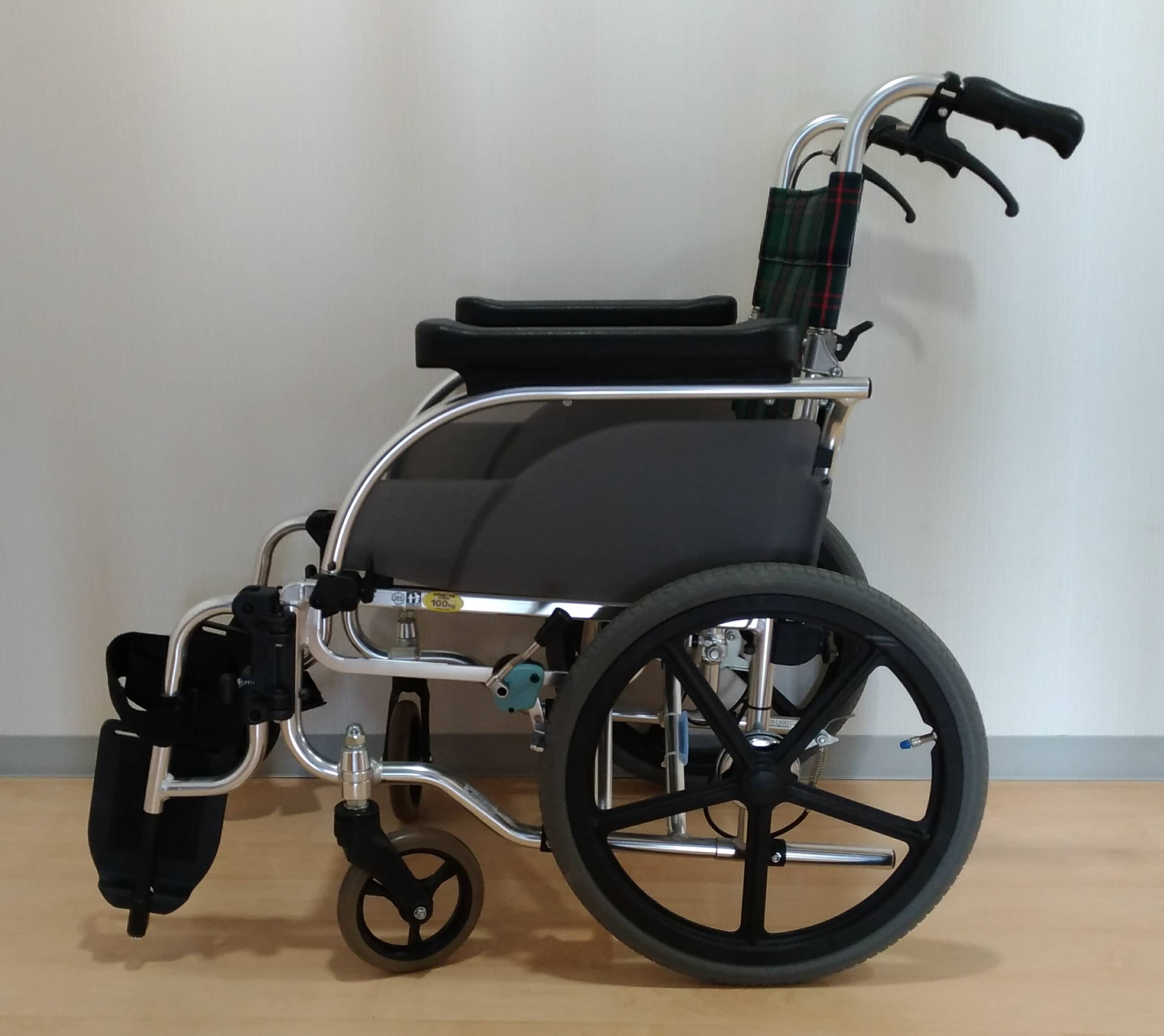 介助式車椅子　特徴　デメリット
